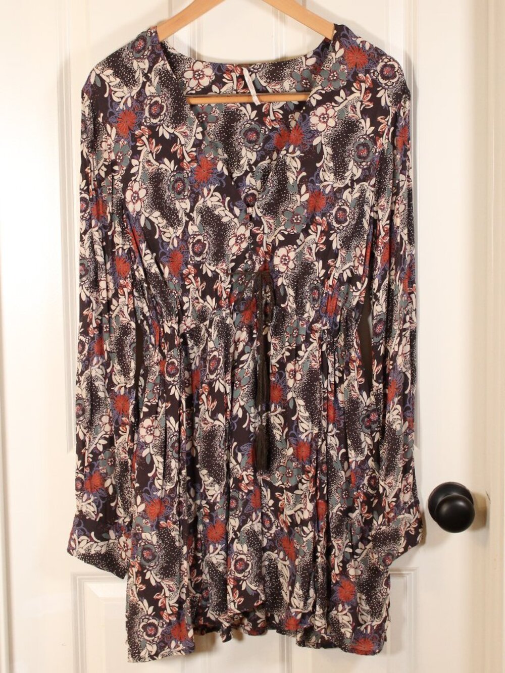 Free People Long Sleeve top Floral paisley tunic Blouse size large